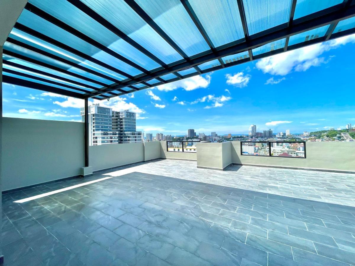 Aparthotel Skyview &