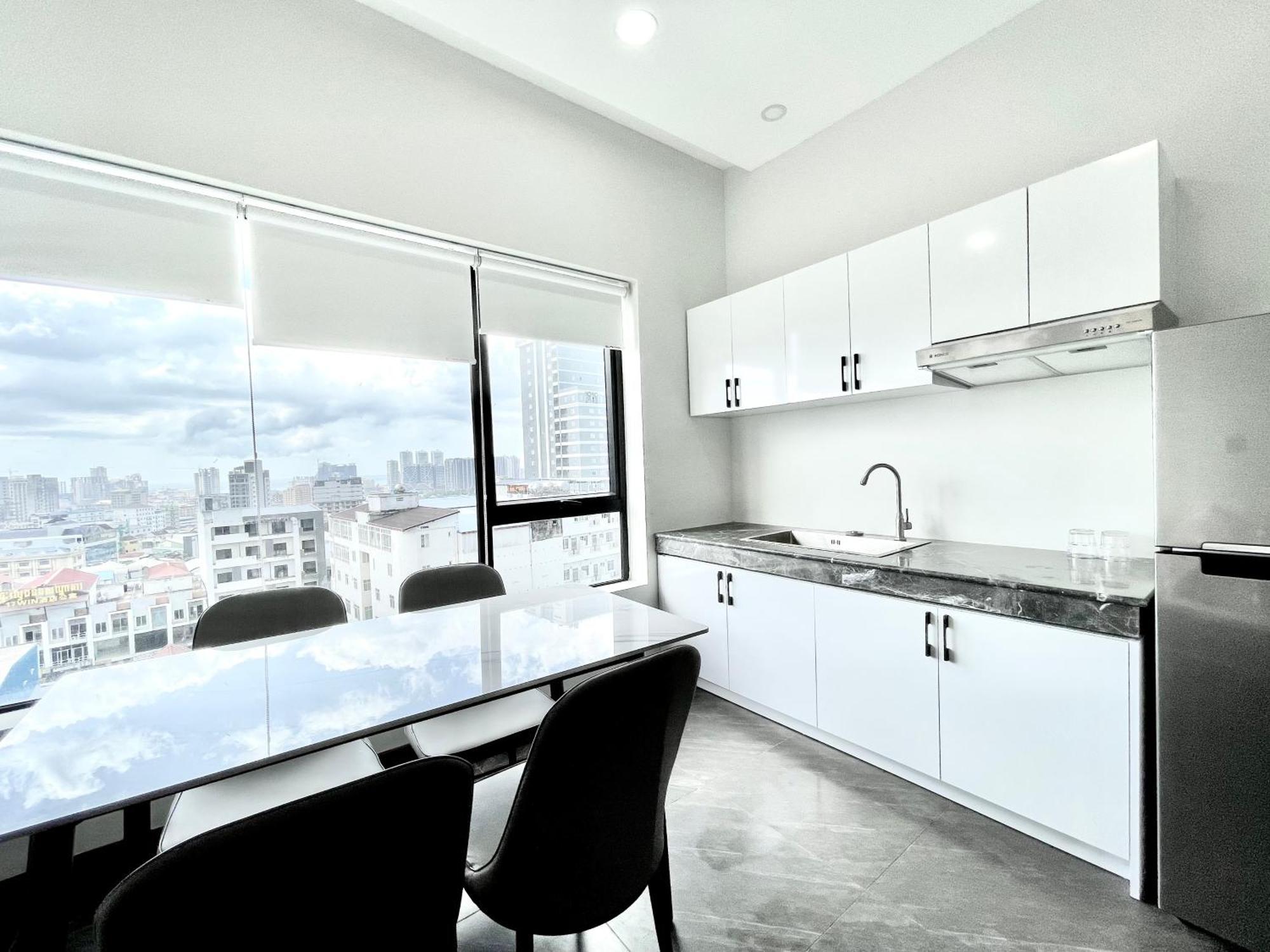 Aparthotel Skyview & *